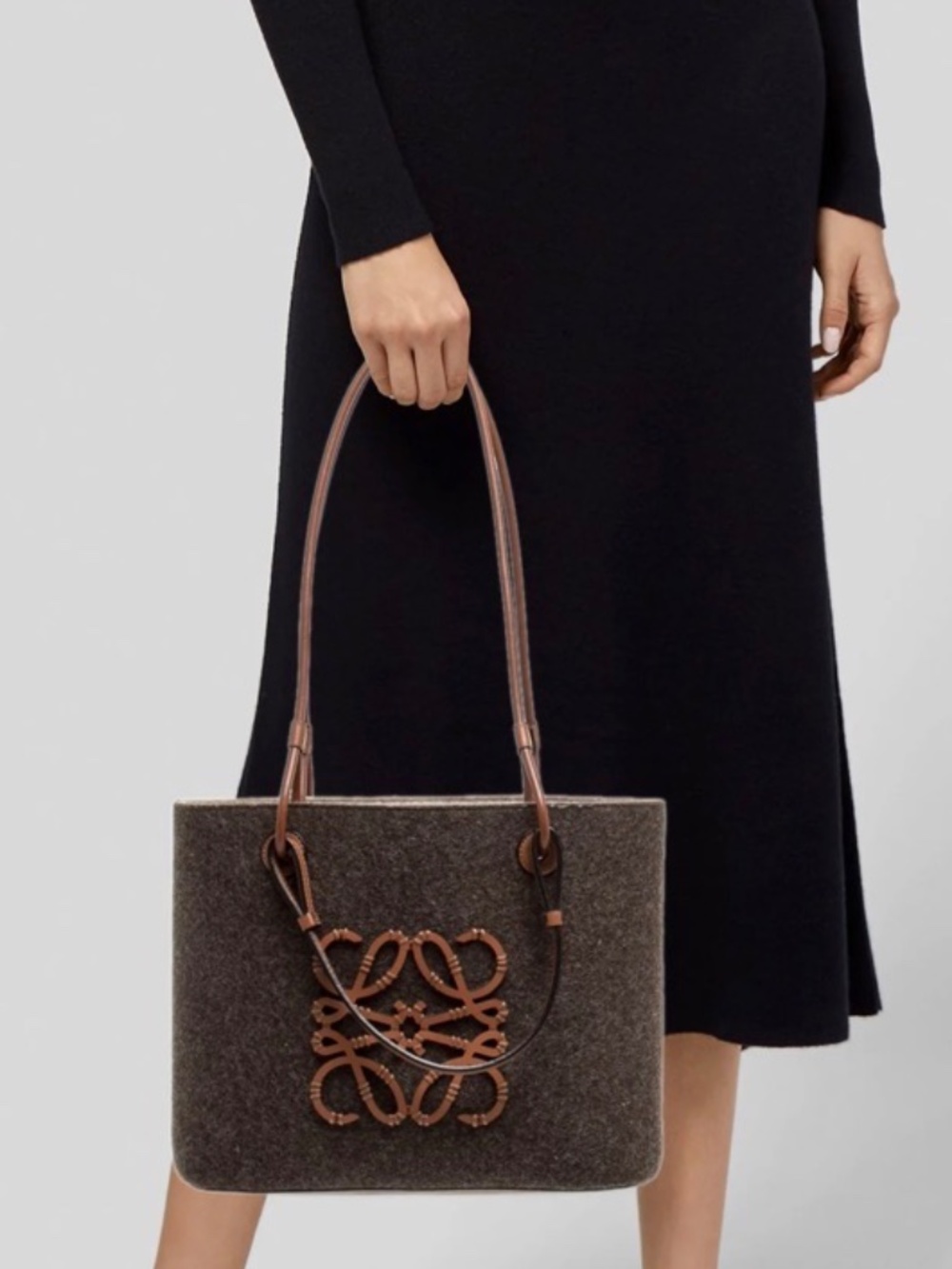 Loewe Anagram Felt Tote - Picture 14 of 14